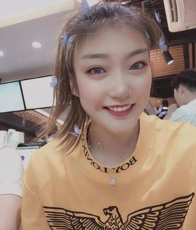 丝袜老师让我了一夜动图